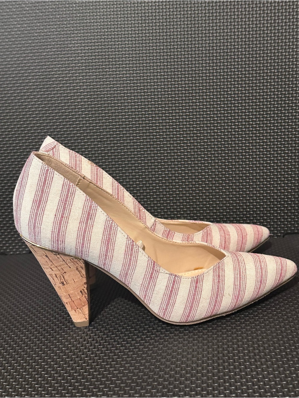 Liz Claiborne Zeo Stripe Cork Heel Pumps 6.5M Pink Cream Pointed Toe
